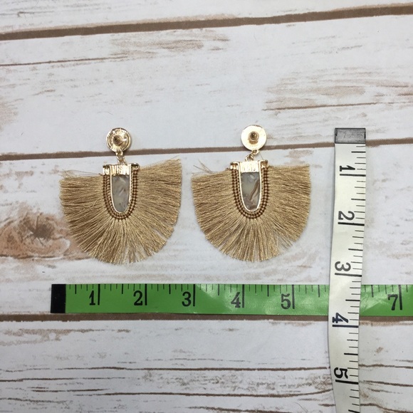 SALE Acrylic Stone fringe gold earrings - Picture 4 of 7
